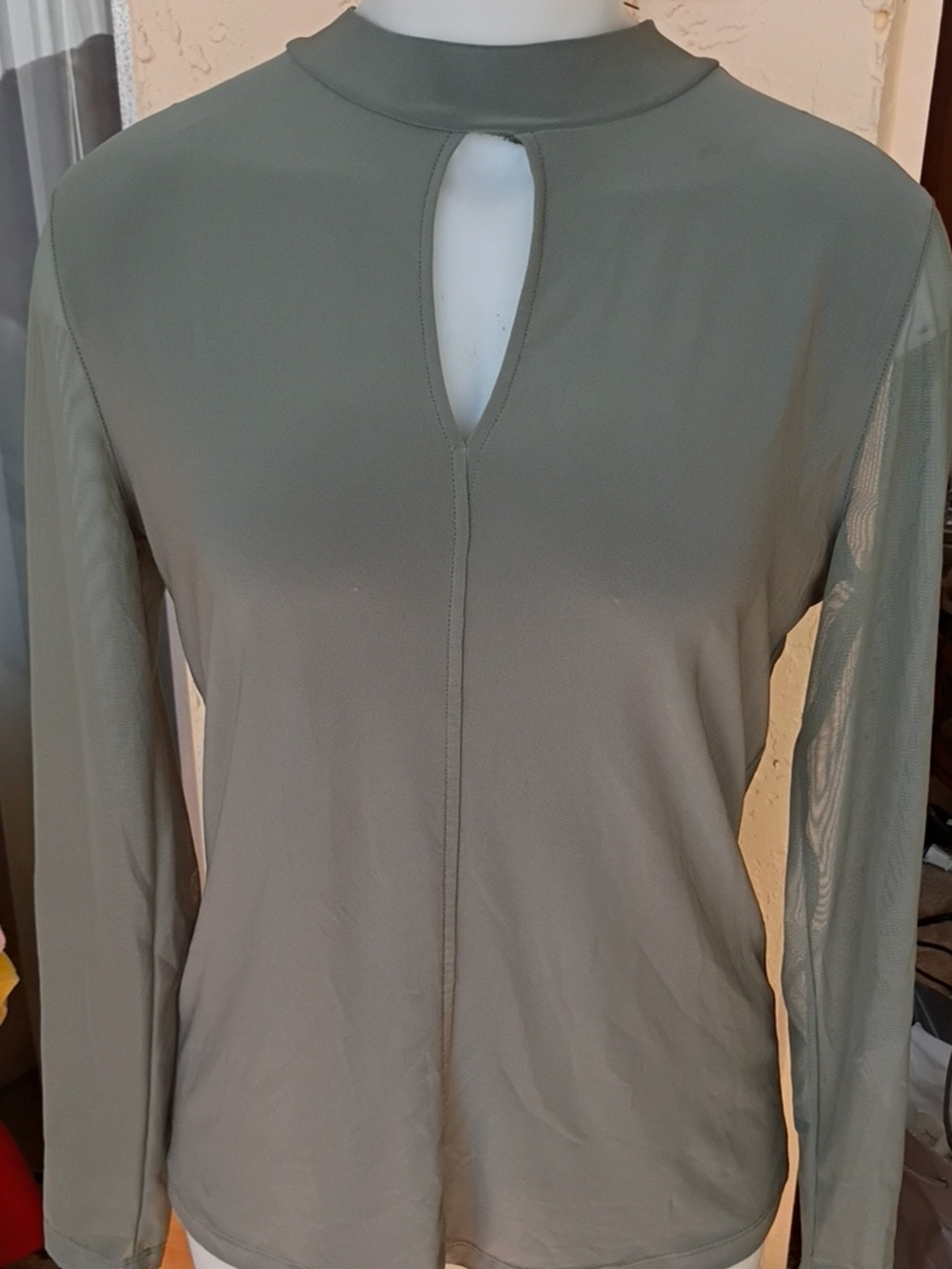 DKNY Keyhole Mesh Sleeve Top in Gray Size Medium Like New
